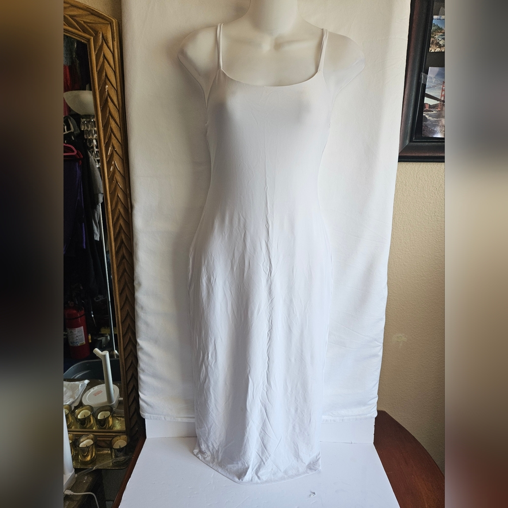 Emprada White Midi Dress